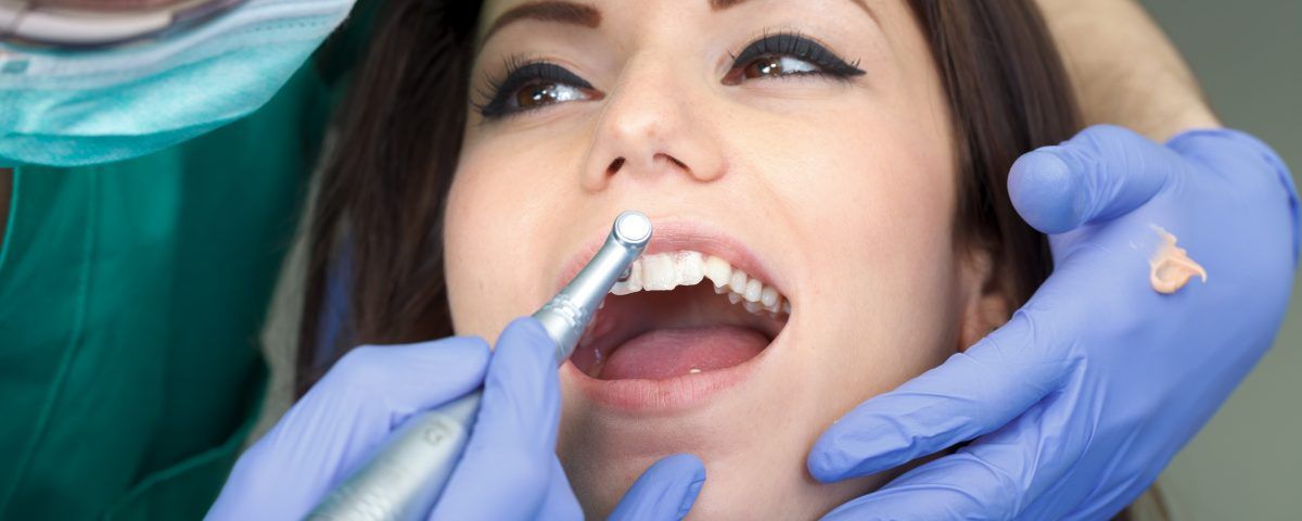 Sigue estos consejos para evitar la aparición de patologías periodontales.