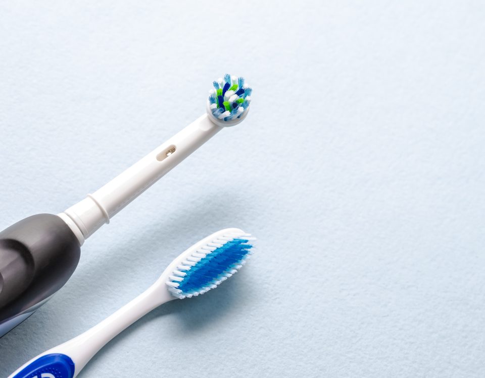 Cepillo de dientes manual vs. eléctrico