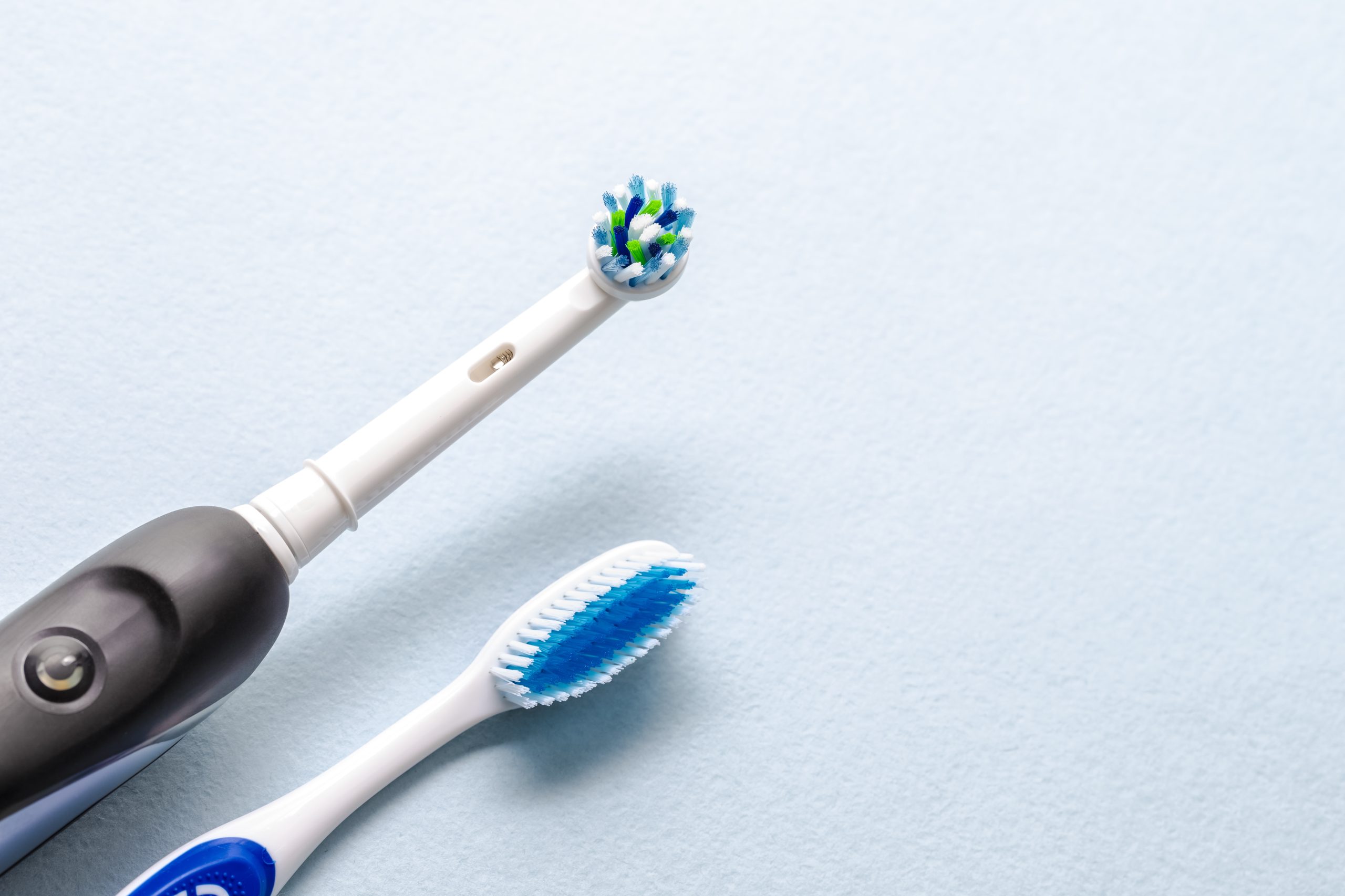 Cepillo de dientes manual vs. eléctrico