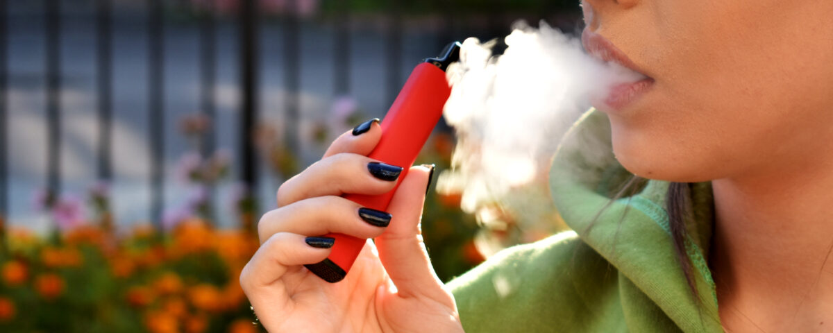 ¿Cómo afecta vapear a la salud bucodental?