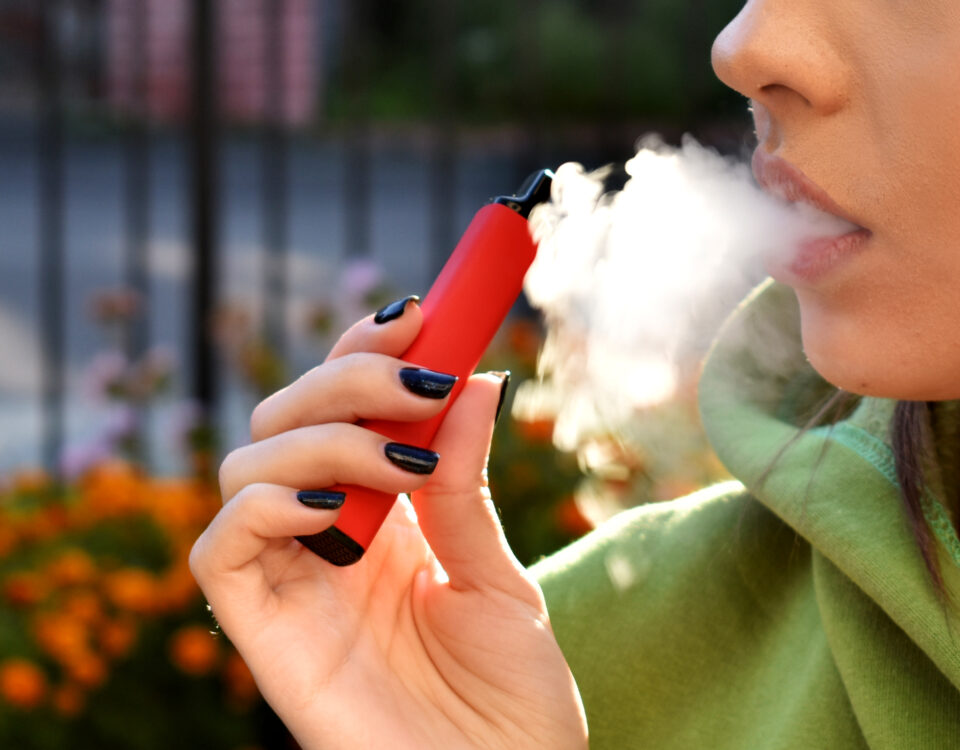 ¿Cómo afecta vapear a la salud bucodental?